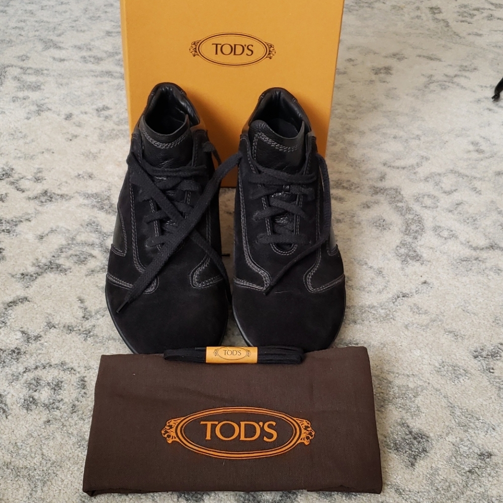 Tod's Black Suede boots
